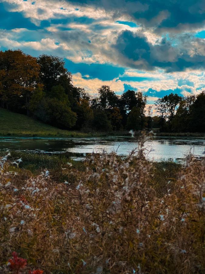 Klostergardens Vandrarhem Varnhem Bagian luar foto